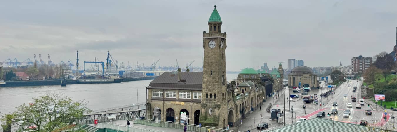 Landungsbrücke in Hamburg