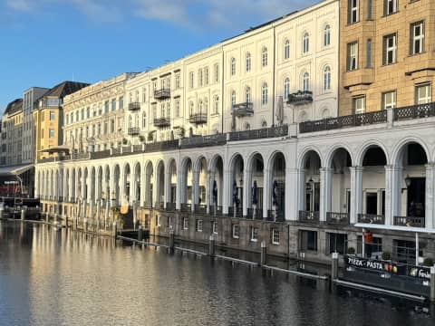 Alsterarkaden in Hamburg